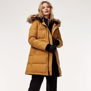 Aritzia TNA st anton parka- yellow. Size small